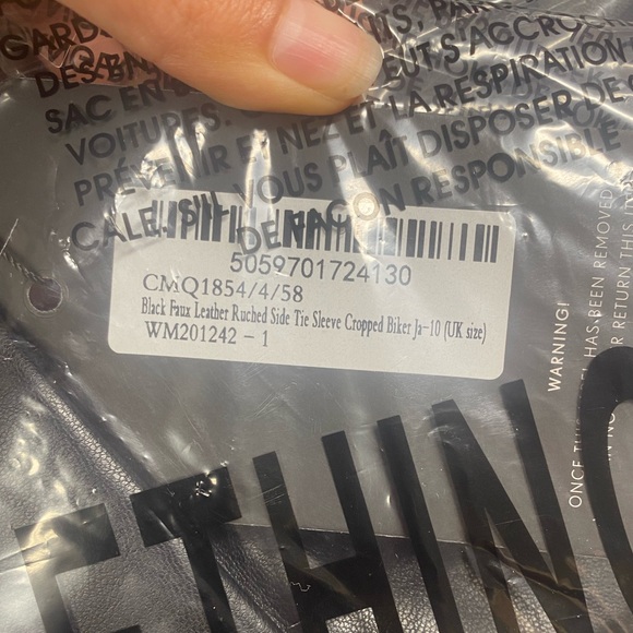 NWT Prettylittlething black faux leather ruched side tie sleeve cropped biker 6 - Picture 7 of 7